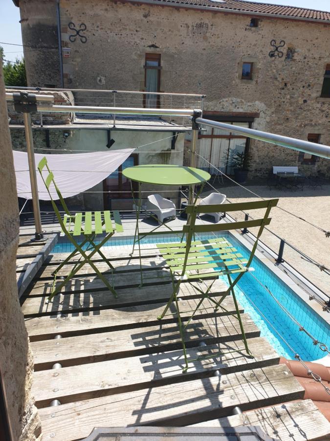 Tour De Charme Atypique Hotel Beauregard-l'Eveque Exterior photo